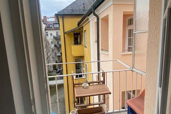 House sit in Munich, Germany