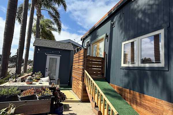 House sit in Leucadia, CA, US