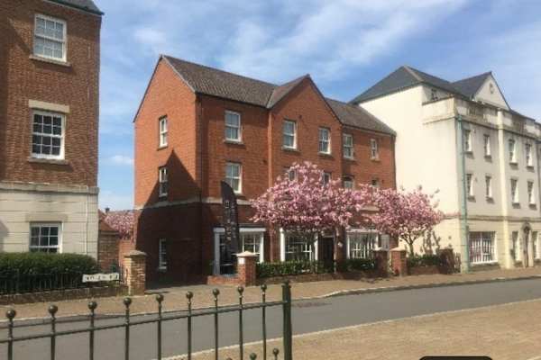 House sit in Swindon, United Kingdom