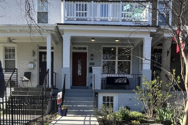 House sit in Washington, D.C., Washington, D.C., US