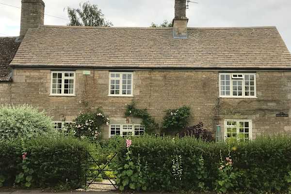 House sit in Bourne, United Kingdom