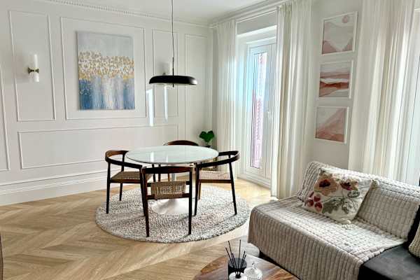 House sit in Madrid, Spain