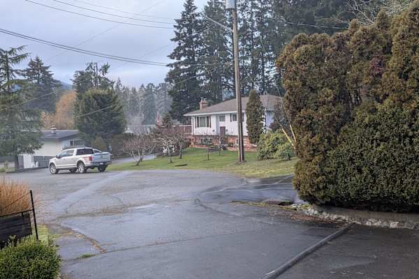 House sit in Duncan, BC, Canada