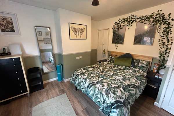 House sit in Pudsey, United Kingdom