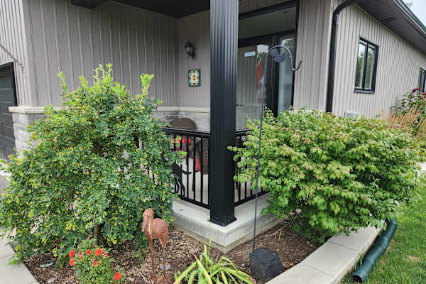 House sit in Picton, ON, Canada