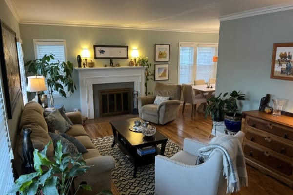 House sit in Minneapolis, MN, US
