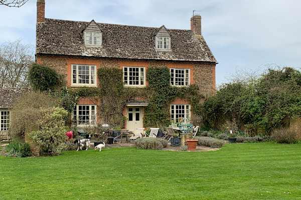 House sit in Longworth, United Kingdom