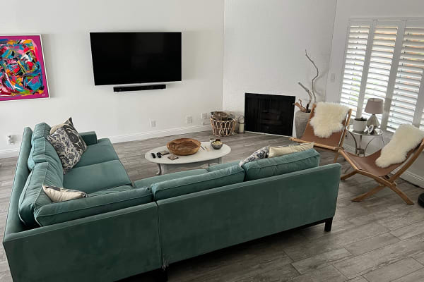 House sit in Studio City, CA, US