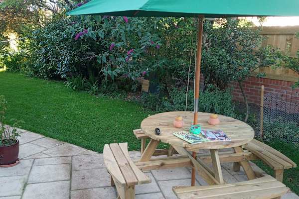 House sit in Cardiff, United Kingdom