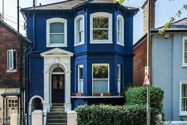 House sit in Dorking, United Kingdom