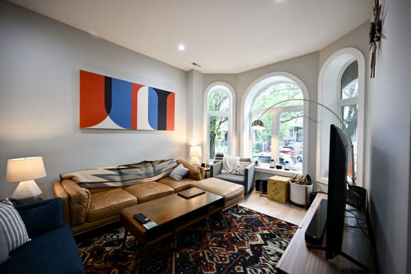 House sit in Chicago, IL, US
