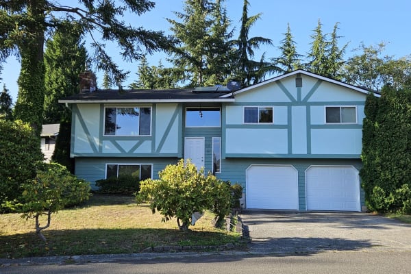 House sit in Lynnwood, WA, US