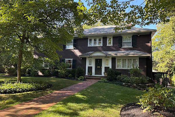 House sit in Wellesley, MA, US