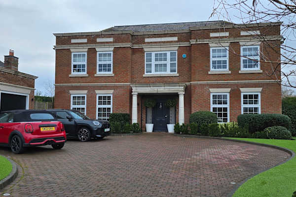 House sit in Cuffley, United Kingdom