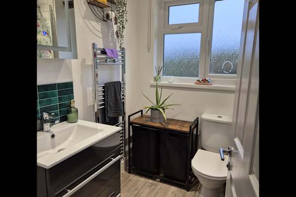 House sit in Burghfield, United Kingdom