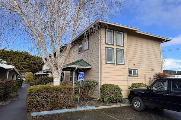 House sit in Arcata, CA, US