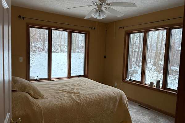 House sit in Milford, PA, US