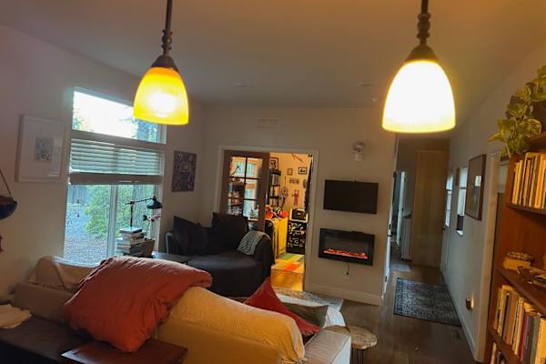 House sit in Fort Bragg, CA, US