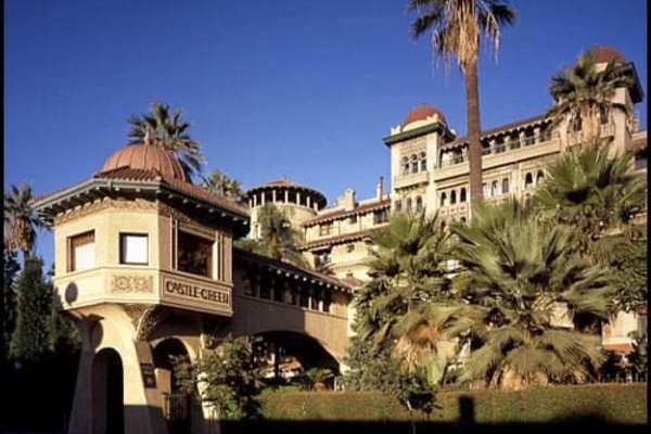 House sit in Pasadena, CA, US