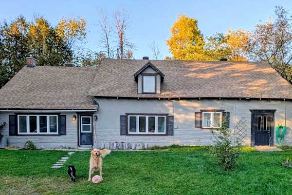 House sit in Brennan's Hill, QC, Canada