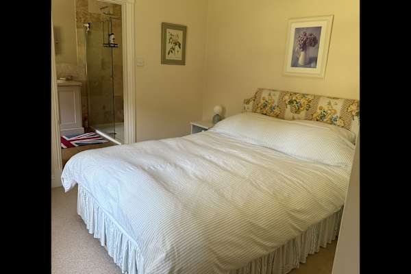 House sit in Blandford Forum, United Kingdom