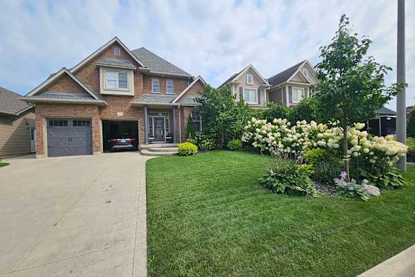 House sit in Smithville, ON, Canada