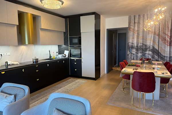 House sit in Budapest, Hungary