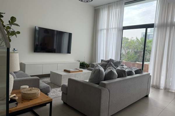 House sit in Dubai, United Arab Emirates