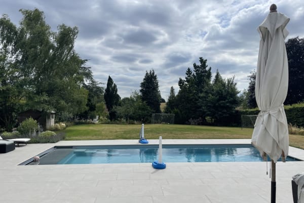 House sit in Guildford, United Kingdom