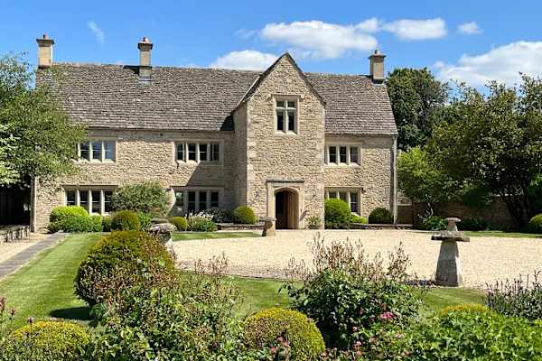 House sit in Minchinhampton, United Kingdom