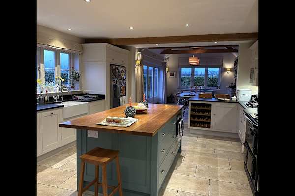 House sit in Farnham, United Kingdom