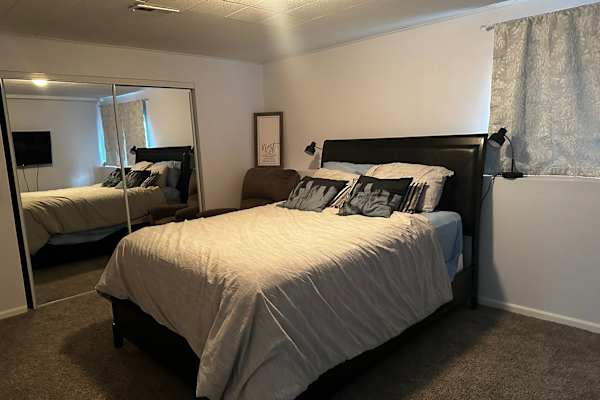 House sit in Littleton, CO, US