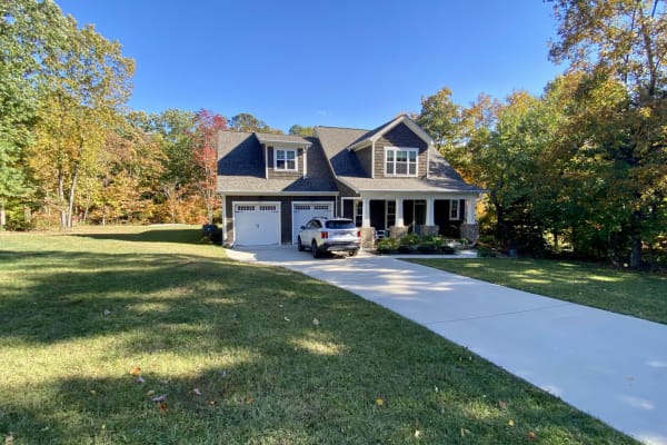 House sit in Signal Mountain, TN, US