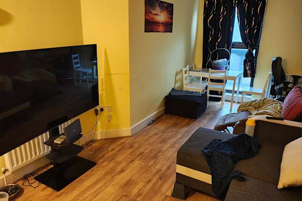 House sit in Brixton, United Kingdom