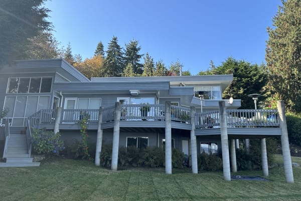 House sit in Bainbridge Island, WA, US