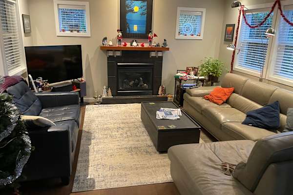 House sit in Cowichan Bay, BC, Canada