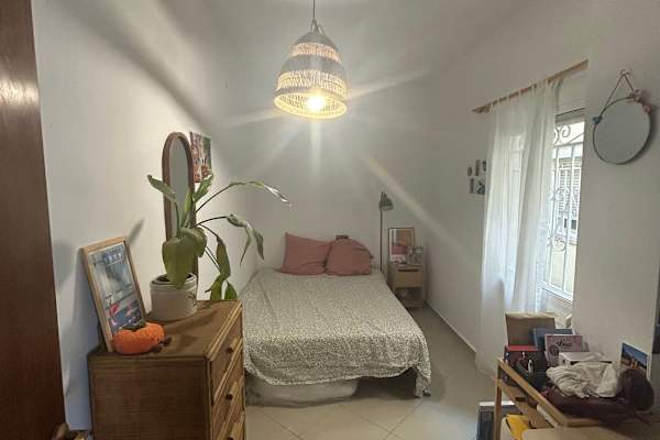 House sit in Barcelona, Spain