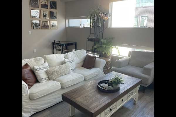 House sit in Sherman Oaks, CA, US