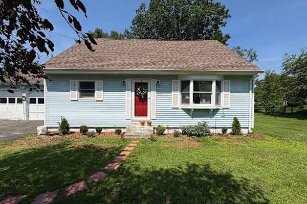 House sit in Pittsfield, MA, US