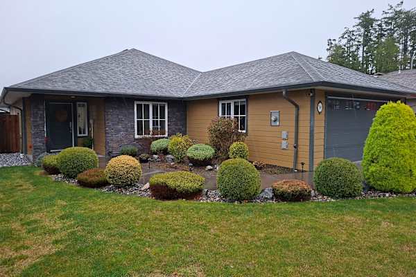 House sit in Powell River, BC, Canada