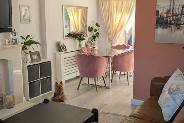 House sit in Neston, United Kingdom