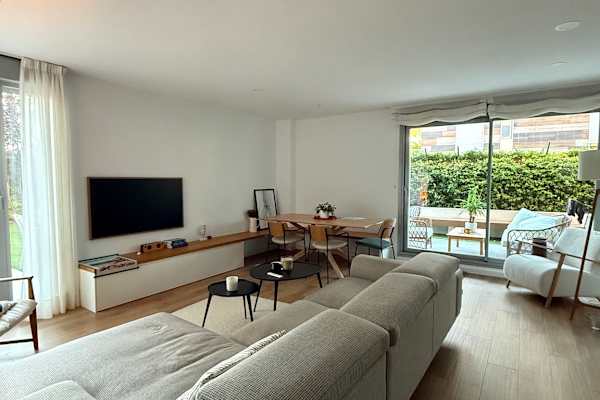 House sit in Madrid, Spain