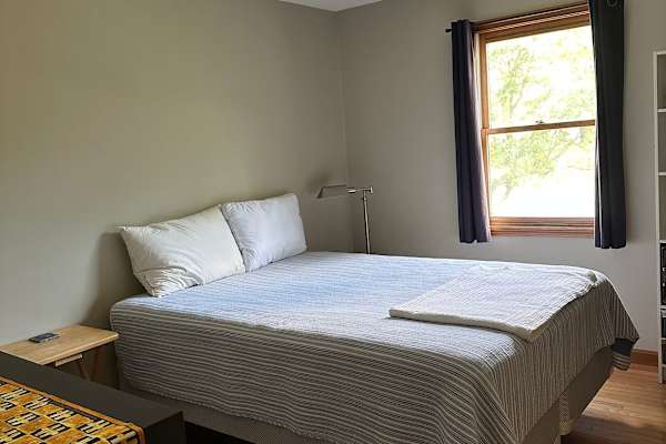 House sit in Easthampton, MA, US