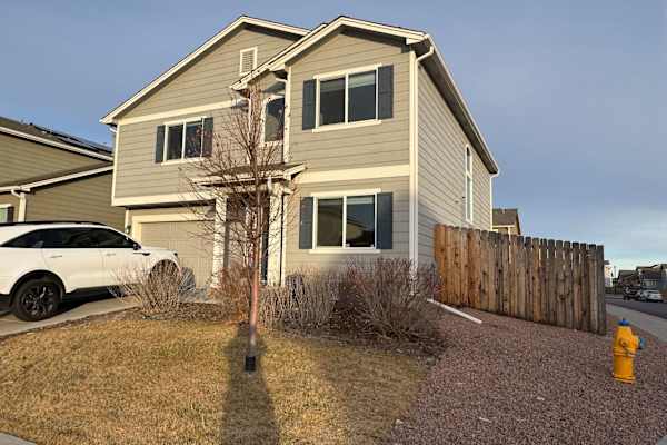 House sit in Colorado Springs, CO, US