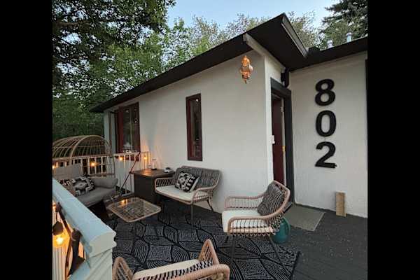 House sit in Lethbridge, AB, Canada