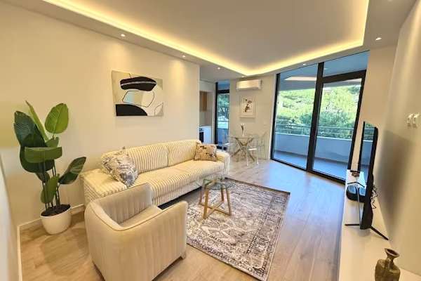 House sit in Durrës, Albania
