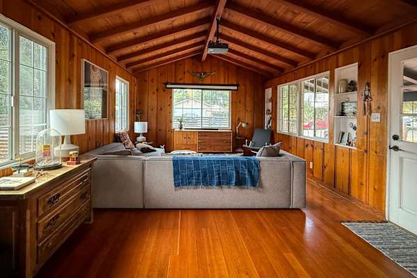 House sit in Ojai, CA, US