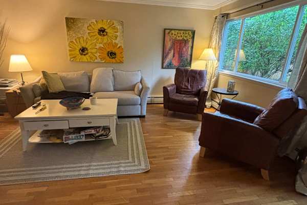 House sit in North Vancouver, BC, Canada