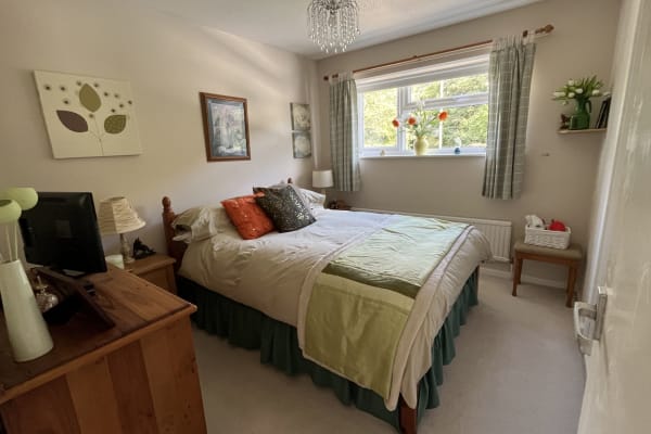 House sit in Newbury, United Kingdom
