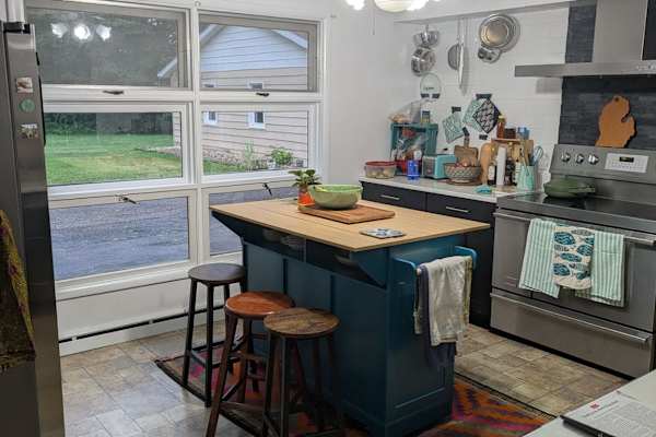 House sit in Cassopolis, MI, US